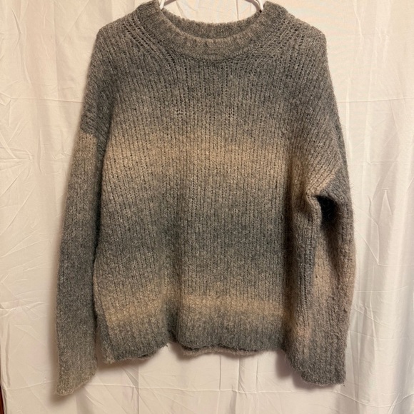 Banana Republic Sweaters - Banana‎ Republic Gray and Cream Women's Sweater